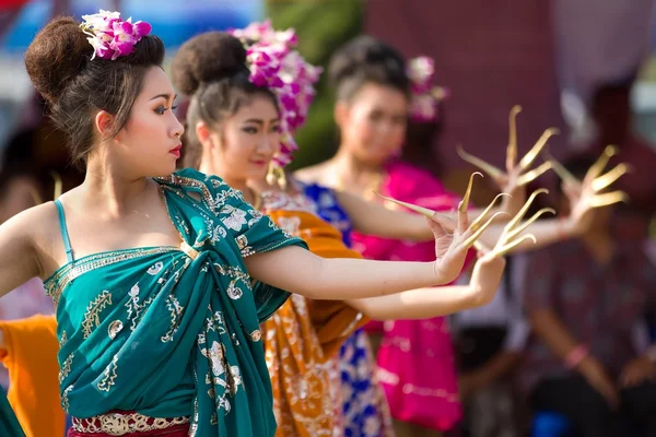 Bailarines tailandeses tradicionales —  Fotos de Stock