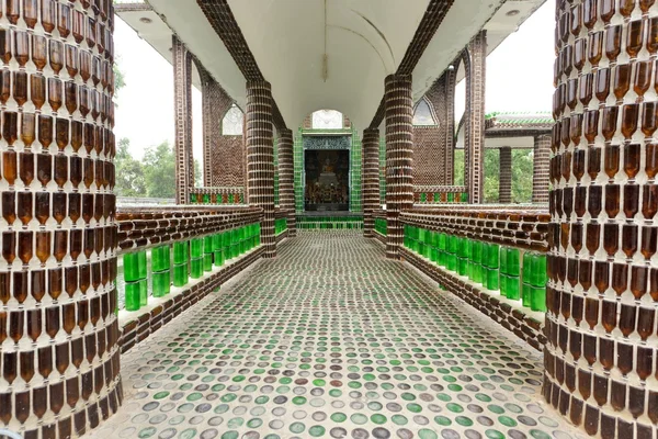 Botella buddhist templo — Foto de Stock