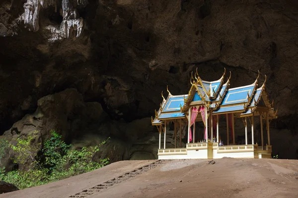 洞窟の寺院 — ストック写真