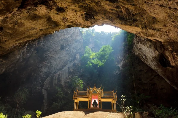 Mağarasında Tapınak — Stok fotoğraf