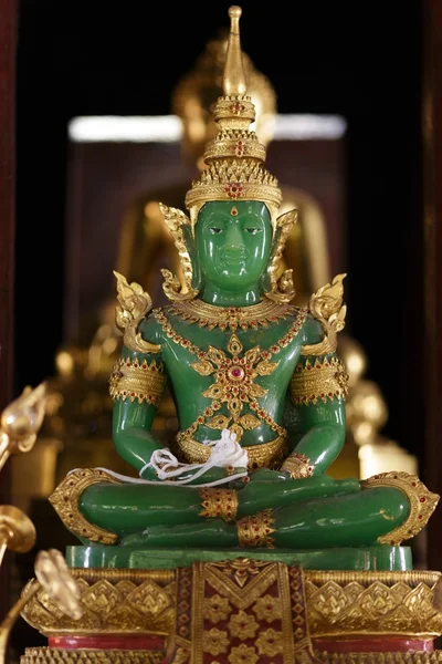 Jade buddha staty — Stockfoto