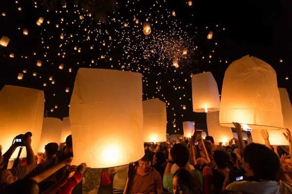 Yüzer fenerler başlatılması