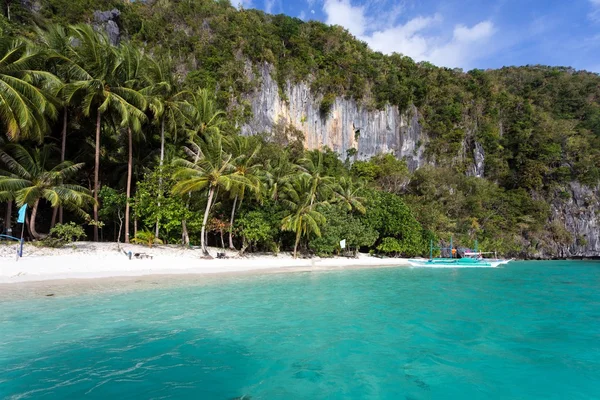 Tranquillo spiaggia tropicale — Foto Stock