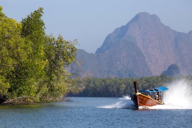 pang nga körfezindeki sürat teknesi