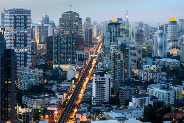 Bangkok centro da cidade à noite — Fotografia de Stock