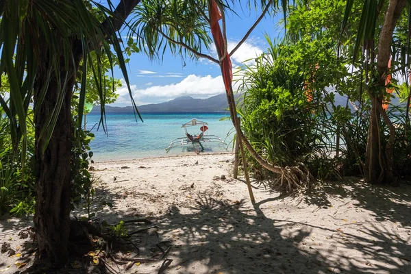 Tropical island paradise — Stock Photo, Image