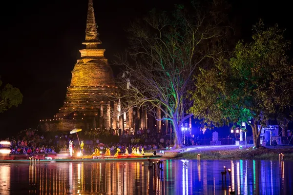 Loy krathong festival v sukhothai — Stock fotografie