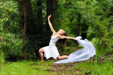 güzel bir kadın beyaz