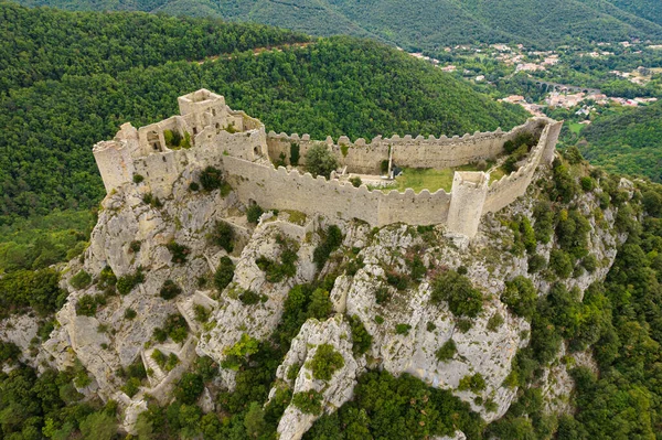 Fotografia Aérea Mostrando Castelo Medieval Puilaurens Nas Montanhas Dos Pirenéus — Fotografia de Stock