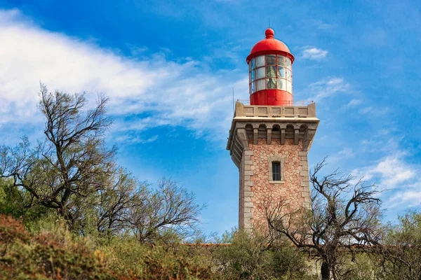 青い空の下のキャップベア灯台 フランス — ストック写真