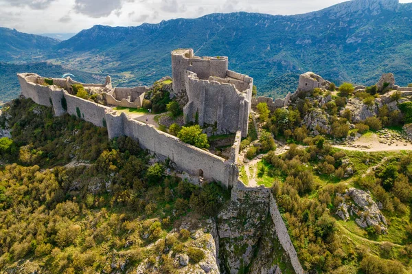 Foto Aérea Del Castillo Medieval Cátaro Peyrepertuse Sur Francia —  Fotos de Stock