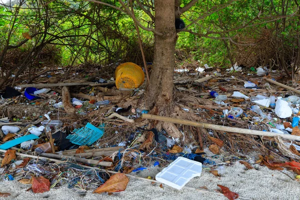 Plastikverschmutzung Auf Einer Thailändischen Strandinsel — Stockfoto