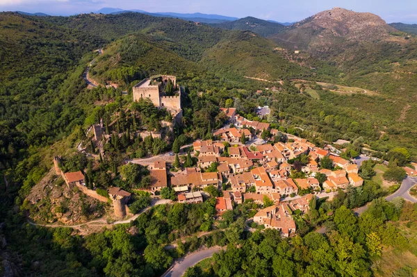Luftaufnahme Von Castelnou Französisch Berühmten Kleinen Dorf Mit Dem Schloss — Stockfoto