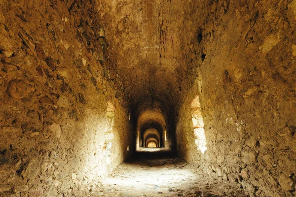 Túnel Interior Aqueduc Romano Ansignan França — Fotografia de Stock