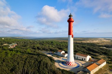 Fransa, Charente Denizcilik 'teki La Coubre deniz fenerinin hava görüntüsü.