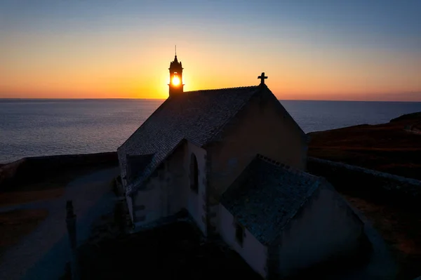 Letecký Záběr Kaple Ondřeje Při Západu Slunce Brittany Francie — Stock fotografie