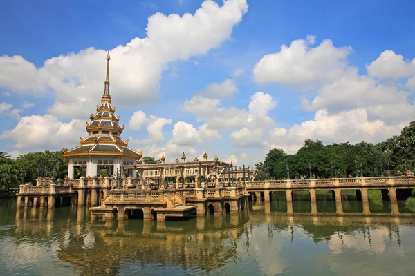 Pagoda en el parque Chalerm Prakiat —  Fotos de Stock