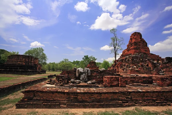 Antica statua di Buddha senza testa — Foto Stock