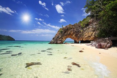 sunbeam karşı doğal taş kemer