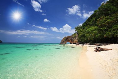 tropik sahil ve doğal taş kemer, Tayland