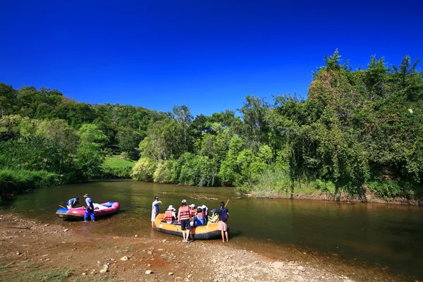 Rafters in a inflatable raft — Stock Photo, Image