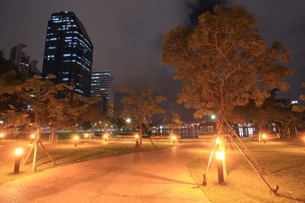 Belle scène de nuit dans le centre financier de Shanghai — Photo