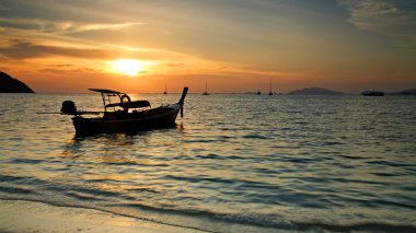 koh lipe batımında tekne ulaşım