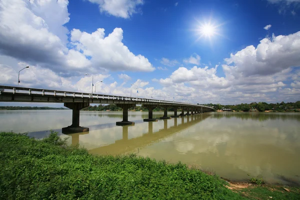 Bridge against blue sky and sunbeam — Stock Photo, Image