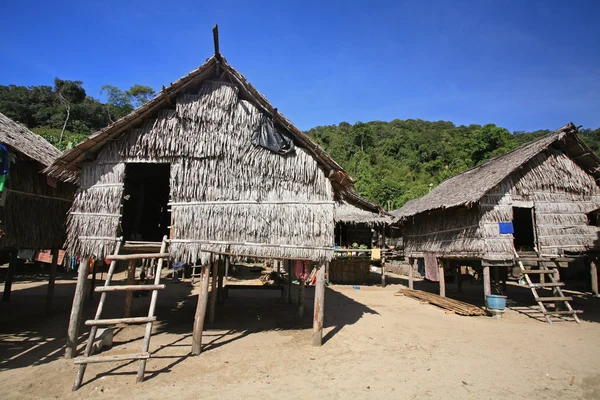 Morgan Sea Gypsy huts near Koh Surin — Stock Photo, Image