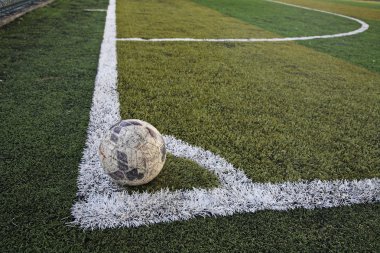 Eski top köşe yeni futbol sahası 