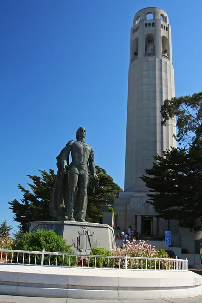 Cristopher columbus-standbeeld in coit tower in san francisco — Stockfoto