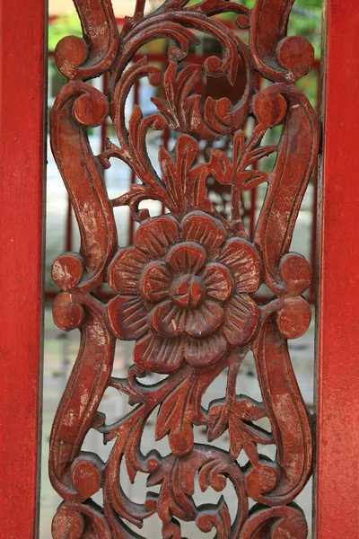 Σκαλιστά λουλουδάτο μοτίβο στολίδι — Φωτογραφία Αρχείου