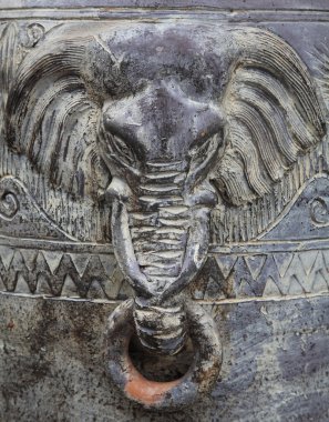 elefante tailandés tallado en madera de fondo 