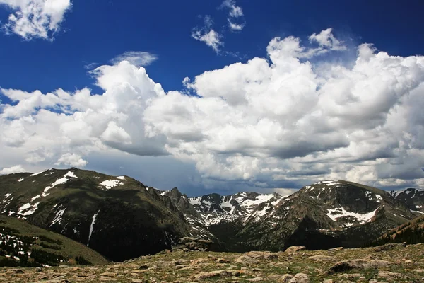Otis Peak against blue sky in Rocky Mountain — Stock Photo, Image