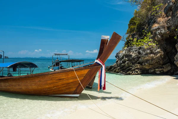 Holzstamm Heck Motorboot Auf Andaman Meer Bei Thale Waek Insel — Stockfoto