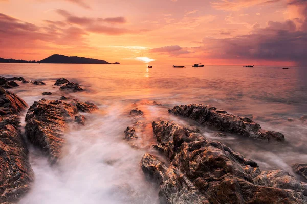 Гарний Захід Сонця Пляжі Калім Патонг Пхукеті Таїланд Хвиля Рухається — стокове фото