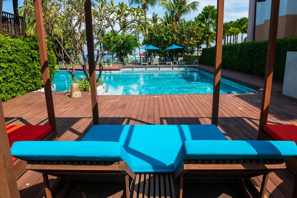 Liegestühle Pool Der Nähe Des Ozeans Sommer Hua Hin Prachuap — Stockfoto