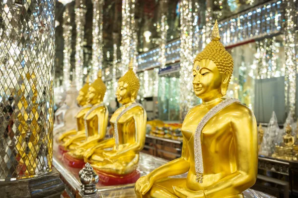 Golden Buddha Statues Painting Cathedral Silver Columnas Vidrio Templo Wat — Foto de Stock