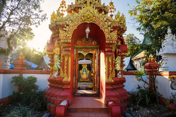 Entrance Wat Ming Muang Sun Rays Sunset Chiang Rai Thailand — Zdjęcie stockowe