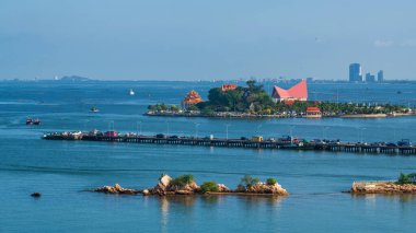 Deniz manzaralı Koh Loy manzarası, Siracha ya da Sriracha, Chonburi, Tayland.