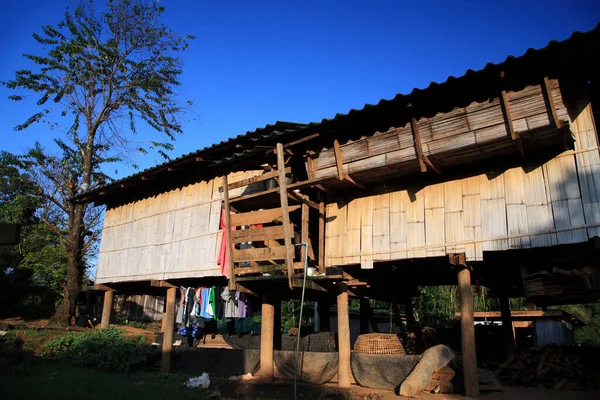 Traditional Wooden Farmer House Blue Sky Mae Chaem District Chiang — Foto de Stock