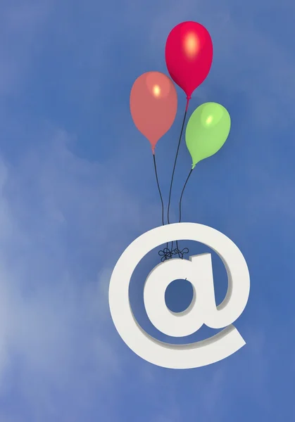 Flygande e-ballong i himlen — Stockfoto