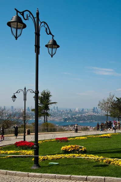Camlica punto de vista de la colina en Estambul — Foto de Stock