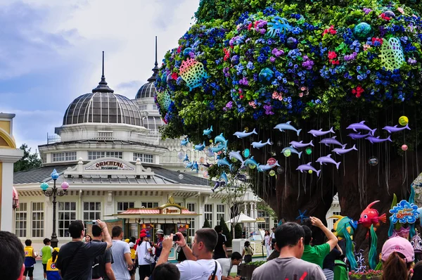 everlend Tema parkı Güney Kore'de ortasında renkli ağaç