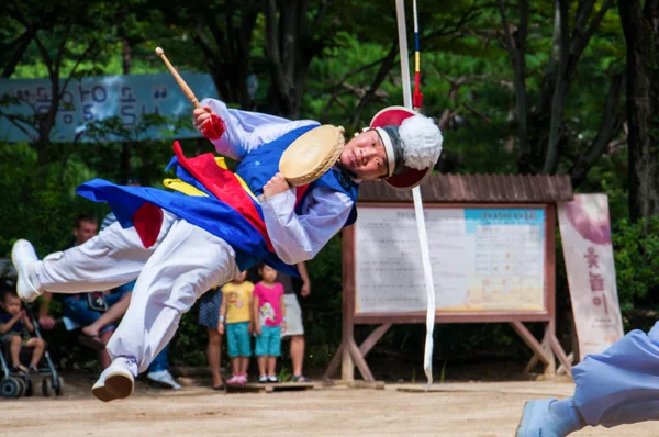 Actuación pueblo popular coreano — Foto de Stock