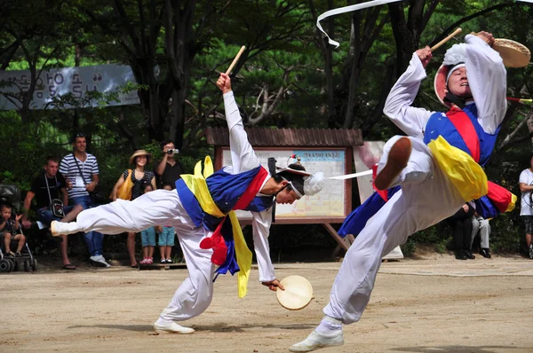 Actuación pueblo popular coreano — Foto de Stock