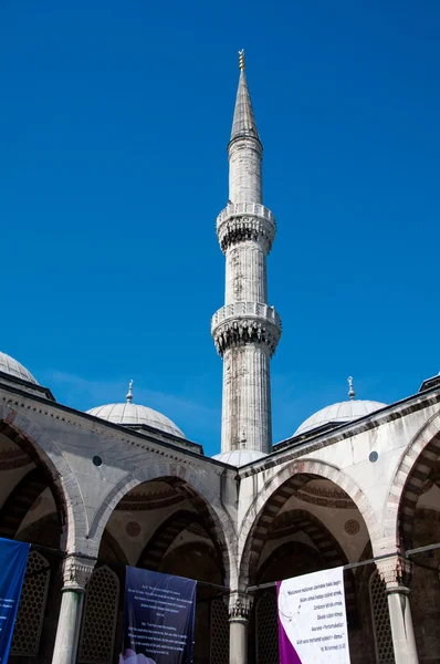 Minaret Modrá mešita v Istanbulu, Turecko — Stock fotografie