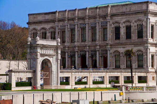 Hotel palácio Ciragan em Istambul, Turquia — Fotografia de Stock