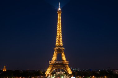 parlak Eyfel kulesinde gece, paris, Fransa