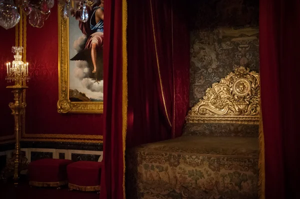 Людовик XIV спальня в Версальском дворце, Париж, Франция — стоковое фото